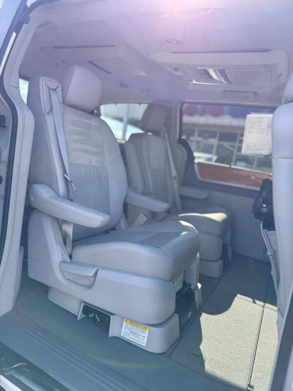 2008 Chrysler Town and Country Limited