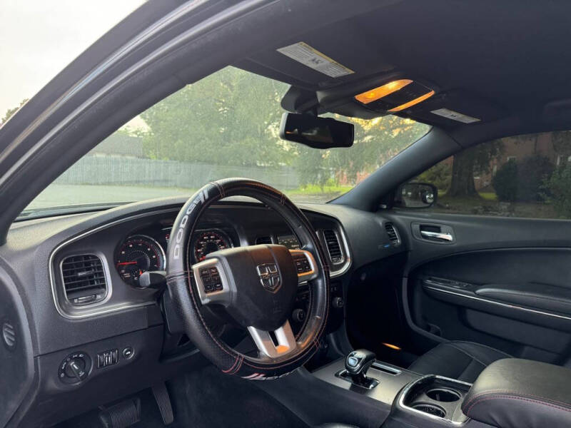 2013 Dodge Charger SXT