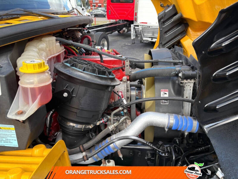 2020 Freightliner M2 106