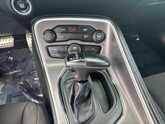 2022 Dodge Challenger SXT