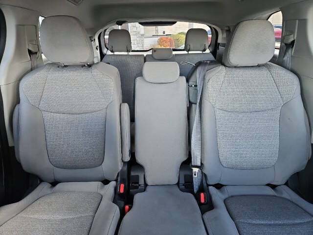 2021 Toyota Sienna LE 8-Passenger
