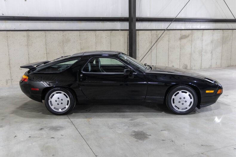 1987 Porsche 928 S4