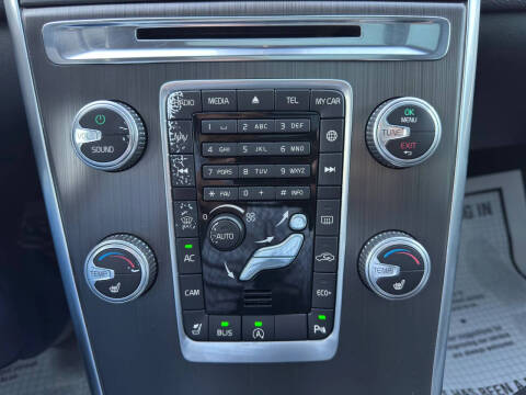 2016 Volvo XC60 T5 Drive-E Premier