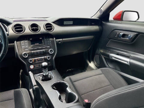 2017 Ford Mustang V6