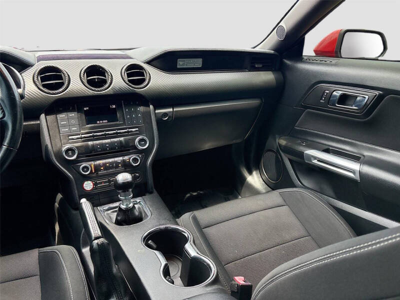 2017 Ford Mustang V6