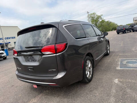 2017 Chrysler Pacifica Limited