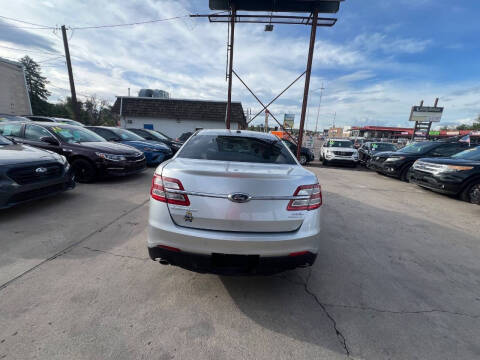 2018 Ford Taurus SEL