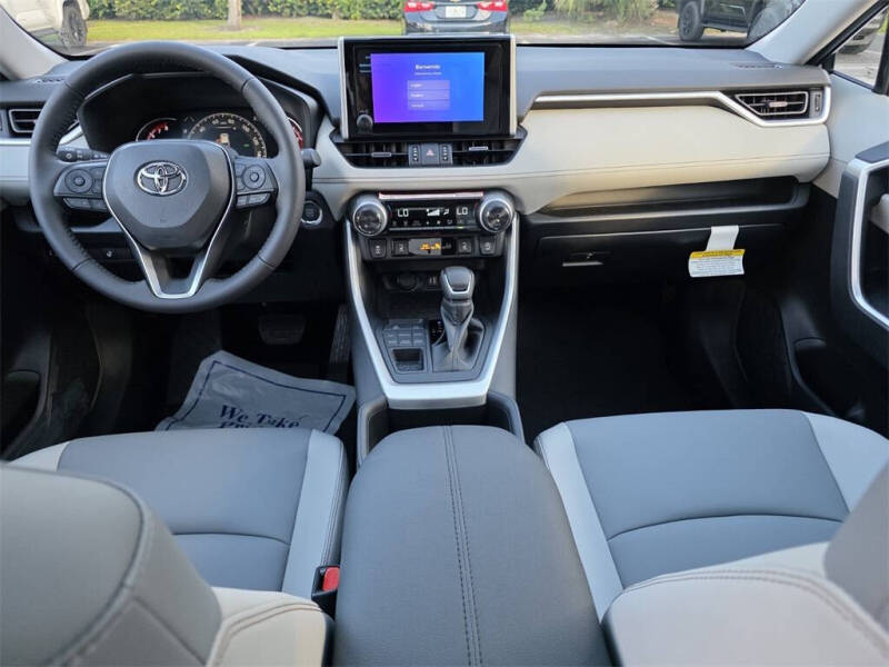 2025 Toyota RAV4 XLE Premium