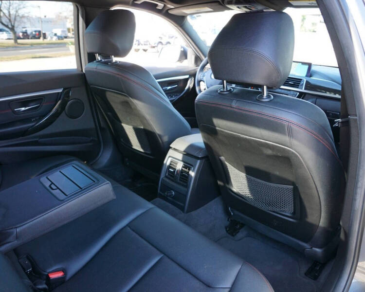 2018 BMW 3 Series 330i xDrive