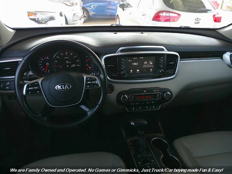 2020 Kia Sorento EX V6