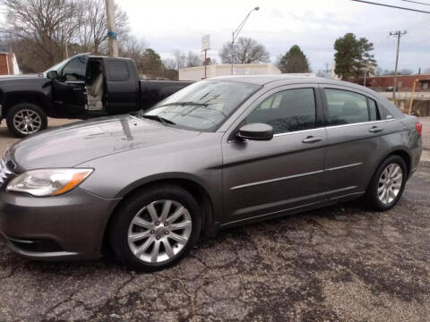 2013 Chrysler 200 for sale at AFFORDABLE DISCOUNT AUTO in Humboldt TN