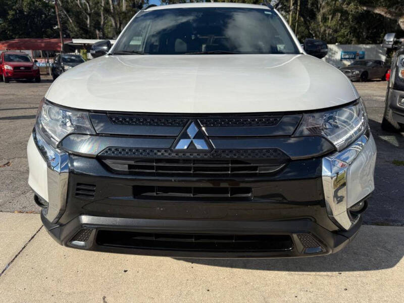 2020 Mitsubishi Outlander LE
