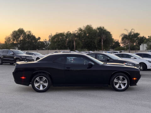 2015 Dodge Challenger SXT