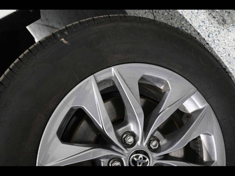 2025 Toyota Sienna LE 8-Passenger