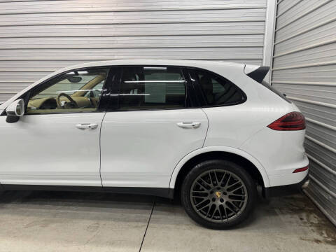 2017 Porsche Cayenne Platinum Edition