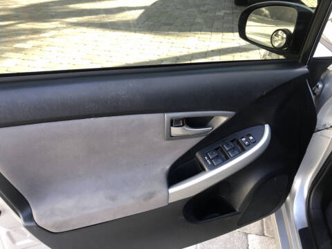 2012 Toyota Prius Two