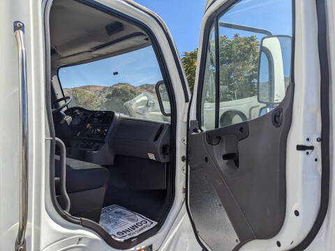 2018 Freightliner M2 106