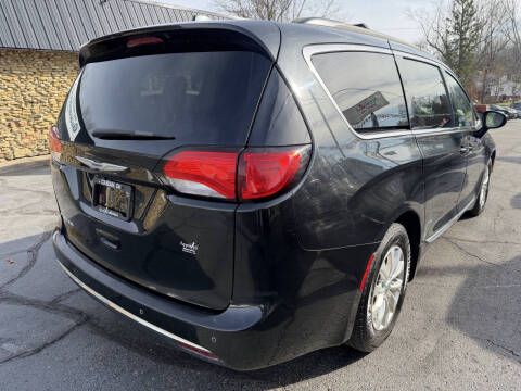 2017 Chrysler Pacifica Touring Plus
