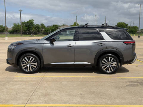 2023 Nissan Pathfinder Platinum