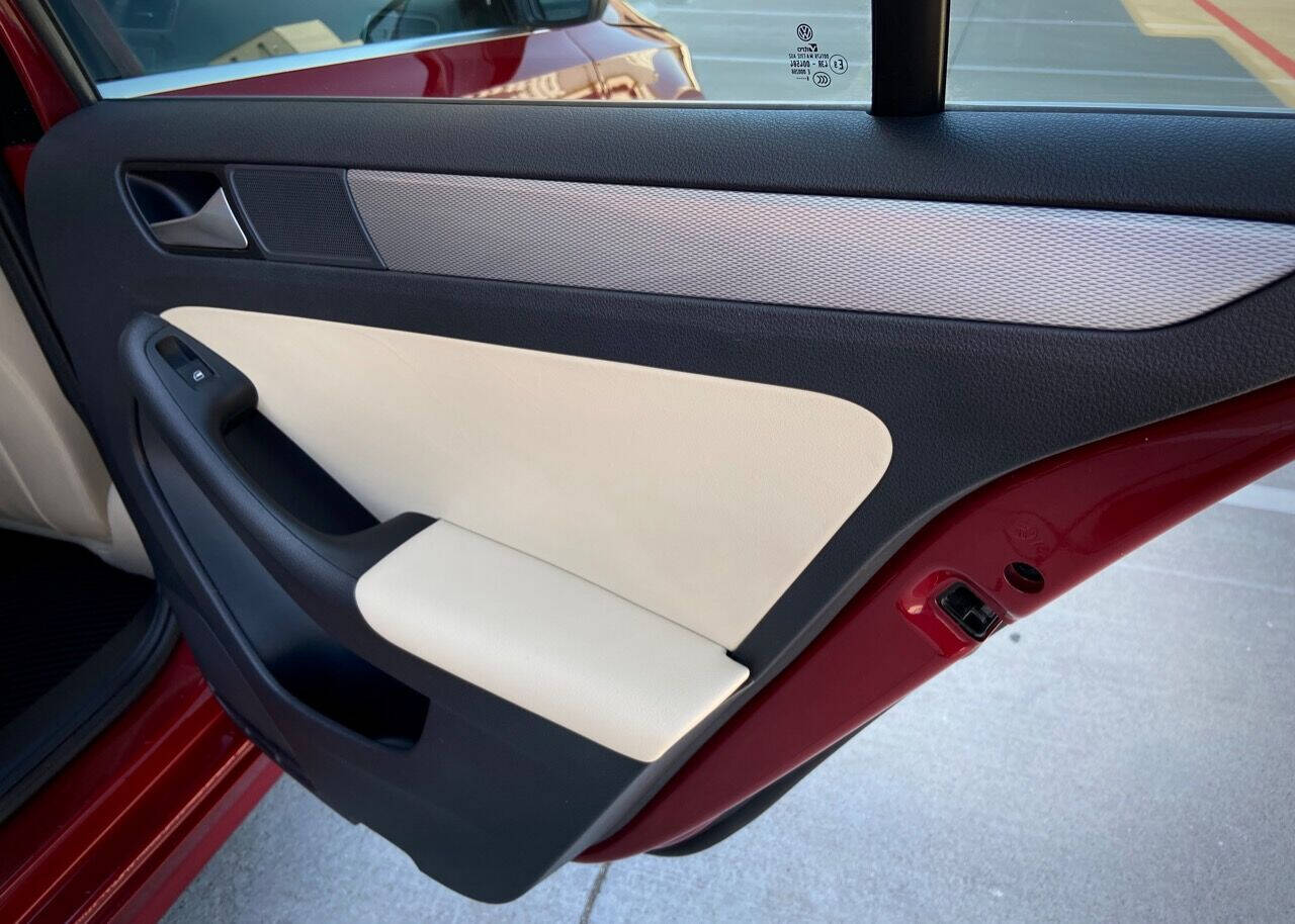 2017 Volkswagen Jetta 28