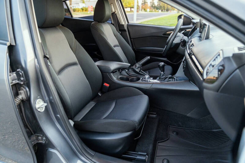 2016 Mazda MAZDA3 i Sport