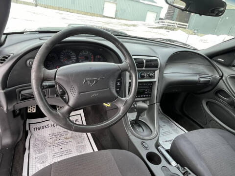 2003 Ford Mustang Deluxe