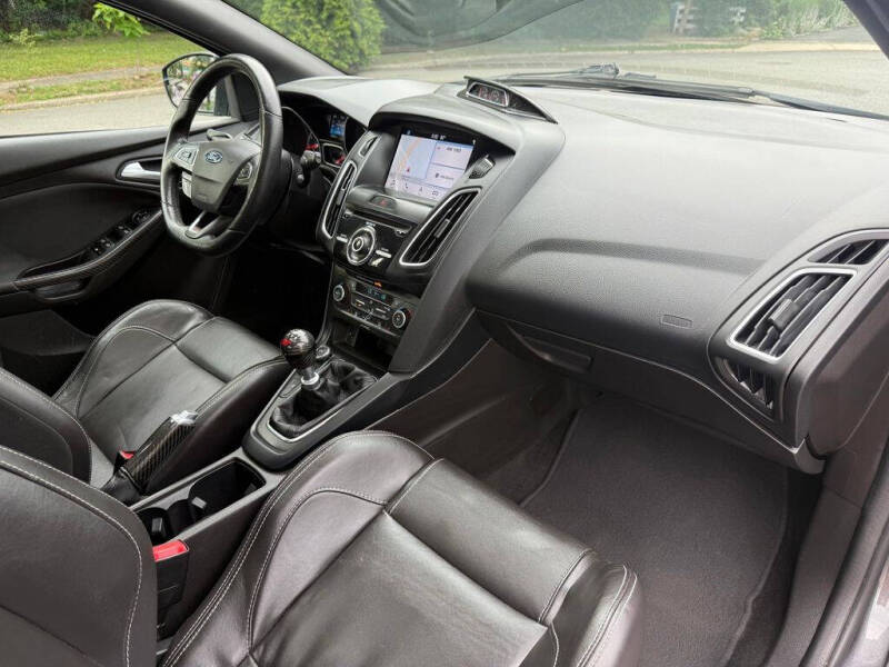 2017 Ford Focus ST