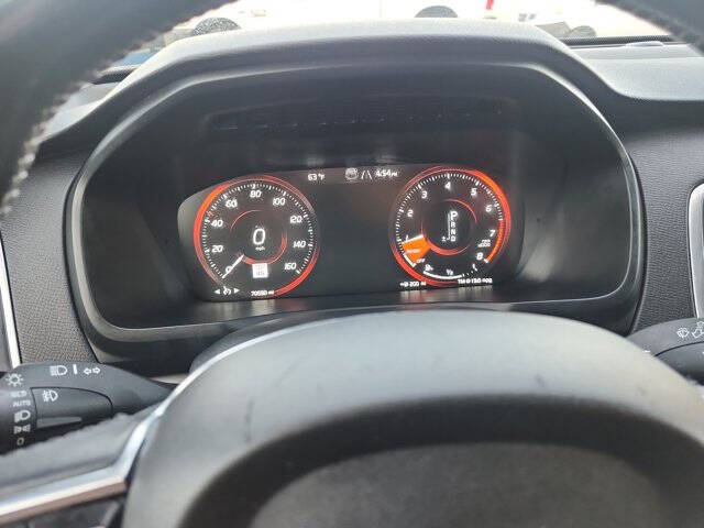 2016 Volvo XC90 T5 Momentum