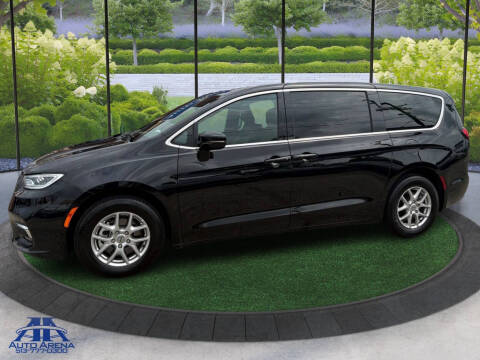 2025 Chrysler Pacifica Select