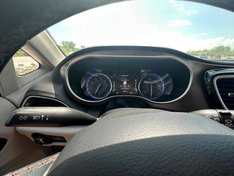 2017 Chrysler Pacifica Touring-L Plus