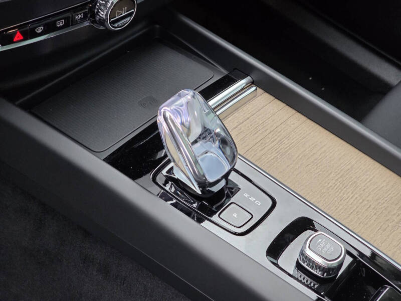 2026 Volvo XC60 T8 Core