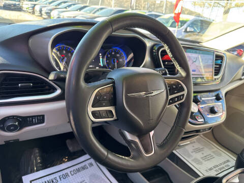 2024 Chrysler Pacifica Touring L