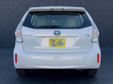 2014 Toyota Prius v Three