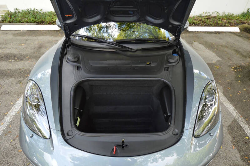 2025 Porsche 718 Cayman S