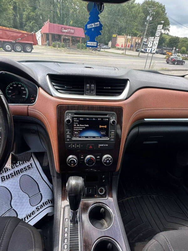 2017 Chevrolet Traverse LT