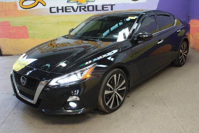 Used 2020 Nissan Altima Platinum with VIN 1N4BL4FW1LN301313 for sale in Grand Ledge, MI