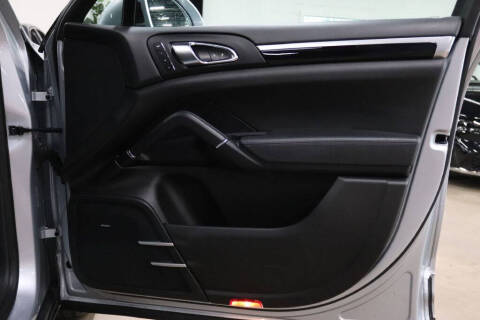 2017 Porsche Cayenne S E-Hybrid Platinum Edition