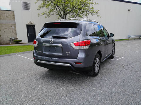 2016 Nissan Pathfinder SV