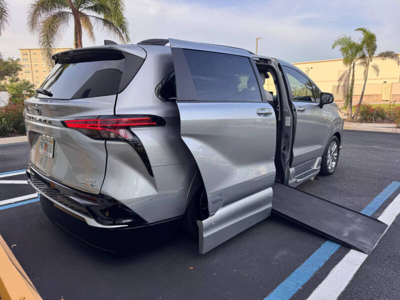 2023 Toyota Sienna XSE 7-Passenger