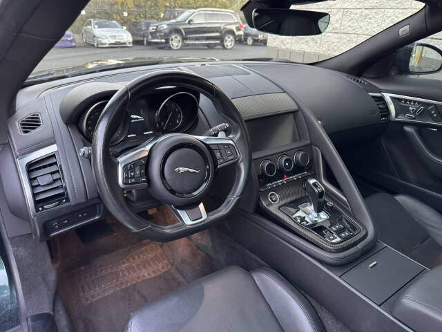 2019 Jaguar F-TYPE P300