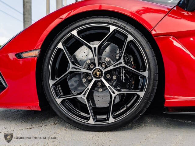 2025 Lamborghini Revuelto