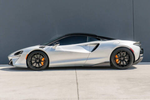 2023 McLaren Artura