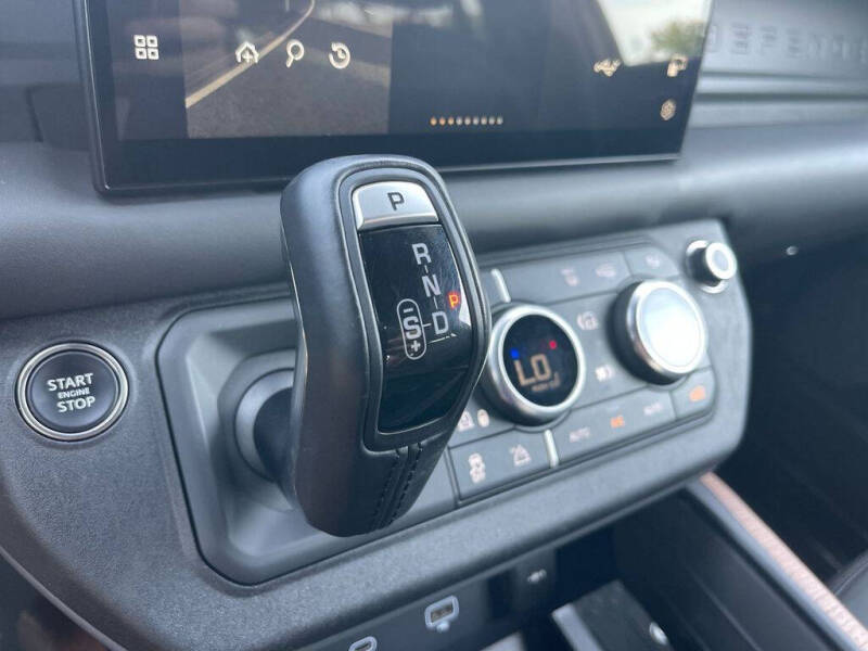 2024 Land Rover Defender 110 P400 X