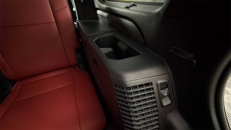 2025 Toyota Sequoia SR5