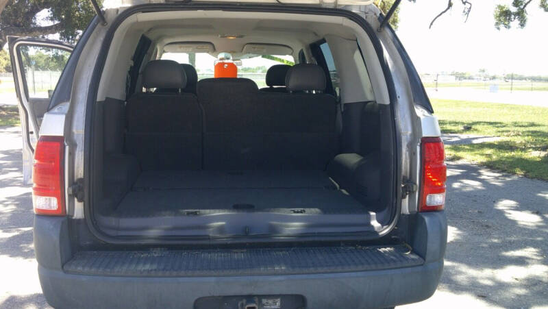 2005 Ford Explorer XLS