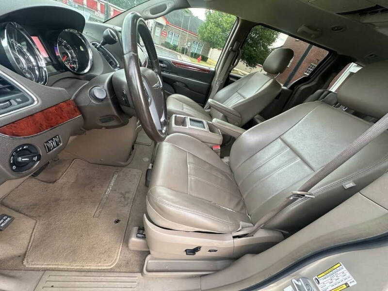 2013 Chrysler Town and Country Touring