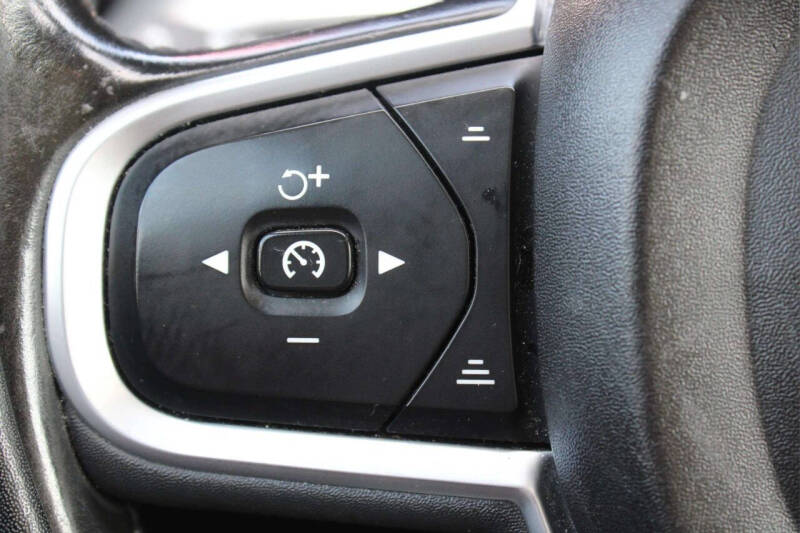 2019 Volvo XC60 T5 Momentum