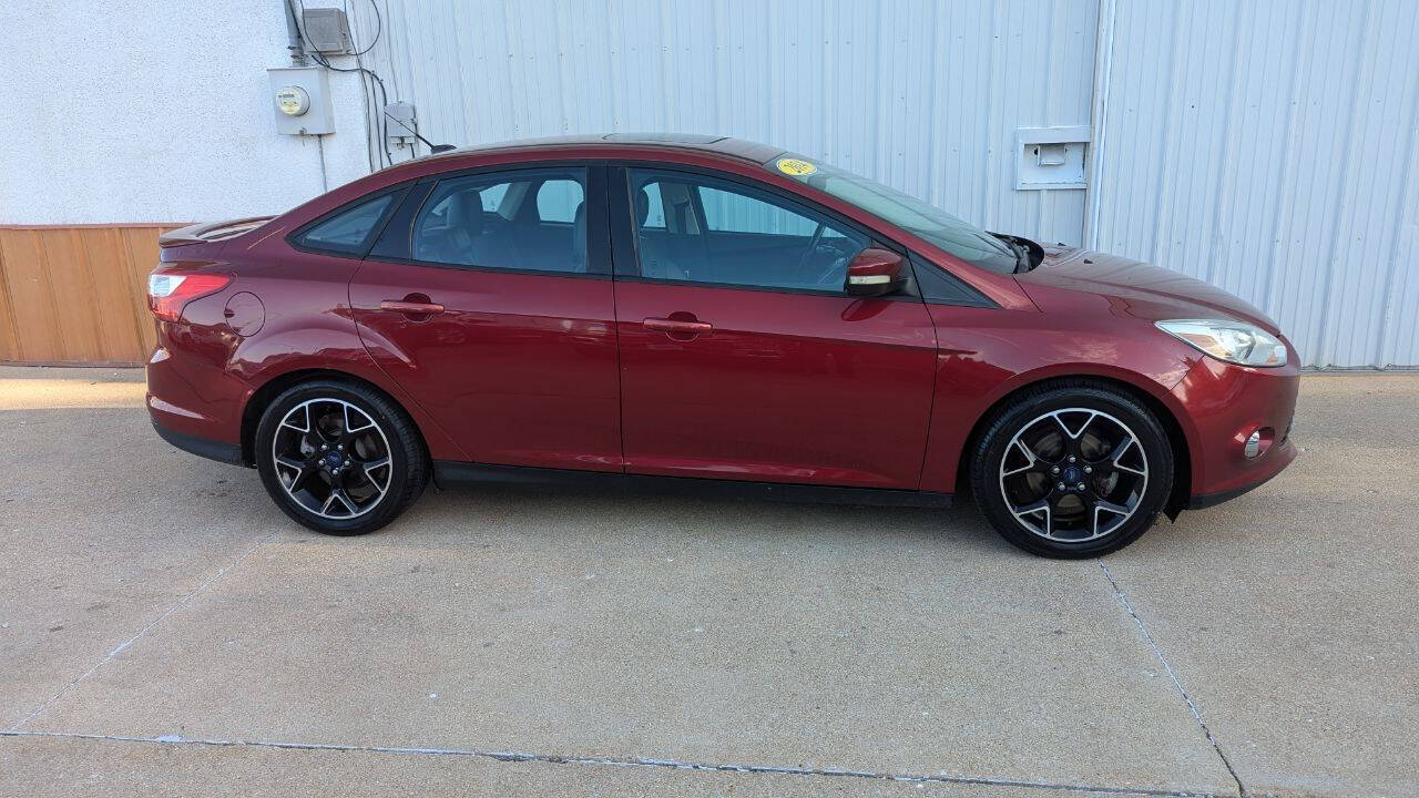 2014 Ford Focus SE 4dr Sedan 