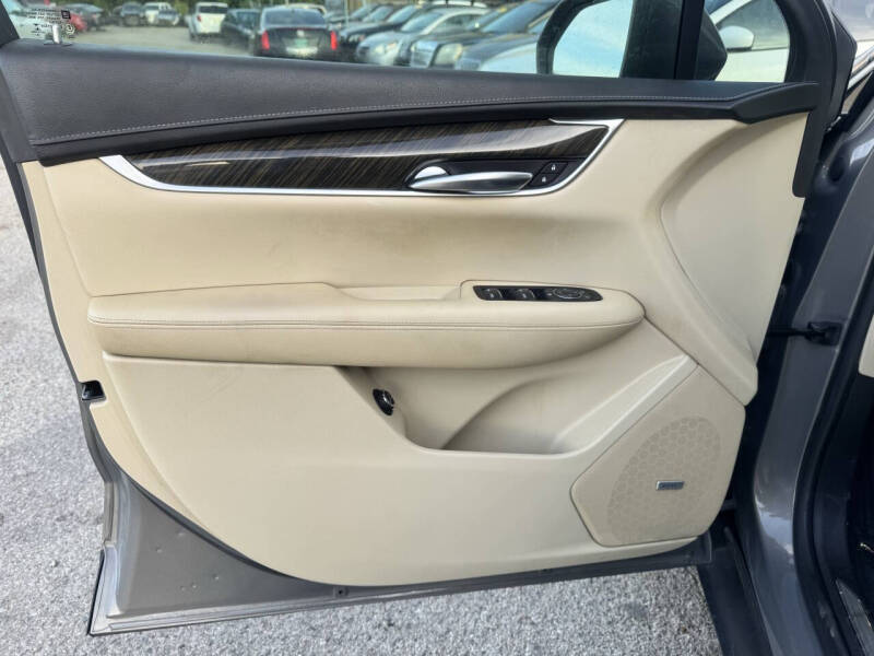 2017 Cadillac XT5