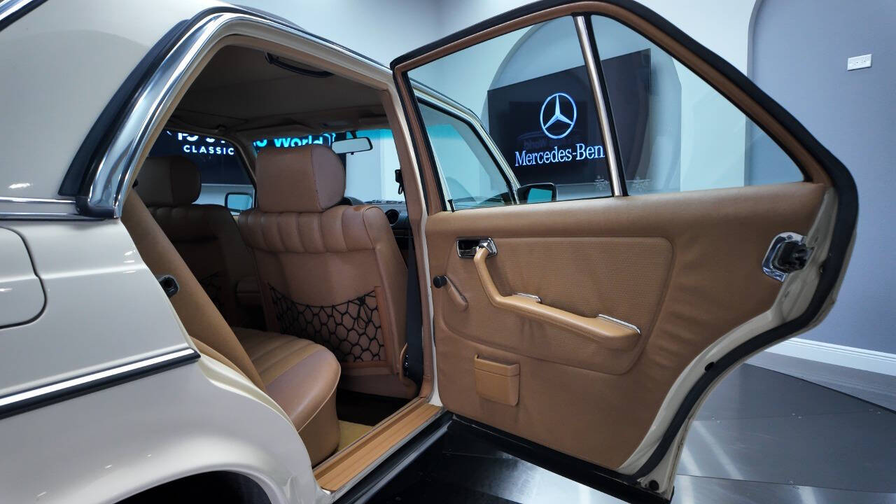 1983 Mercedes-Benz 240-Class 60